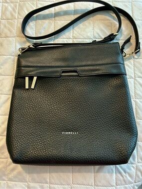 Fiorello cross body bag pebbled vegan leather. 11x11.
